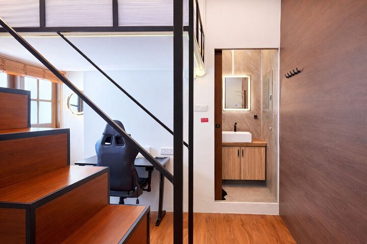 Room 15 of 121