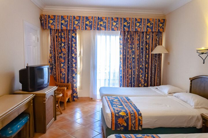 Room 15 of 65