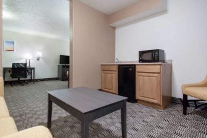 Room 11 of 38