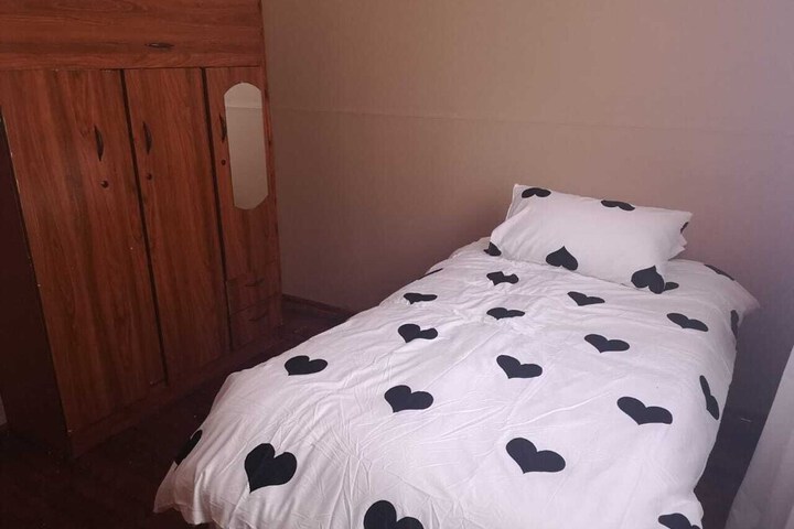 Room 2 of 8