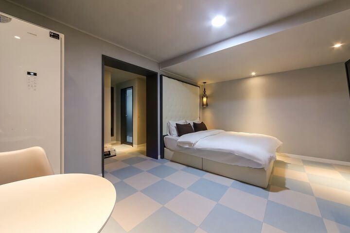 Room 40 of 60