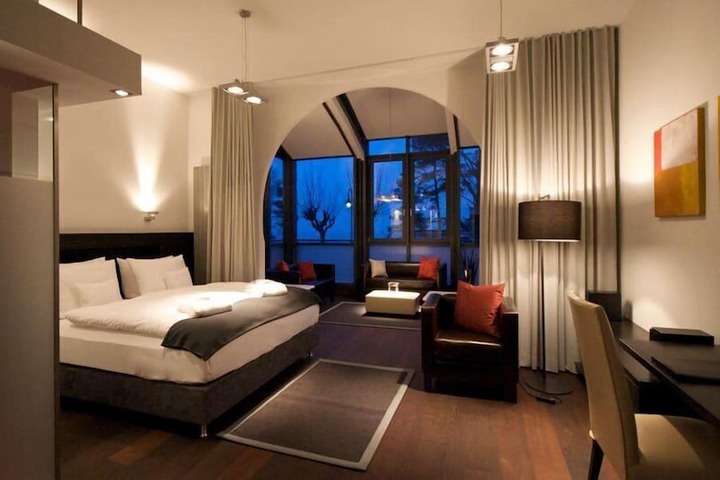 Room 4 of 43