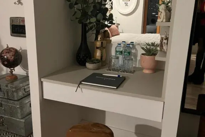 Room 2 of 3