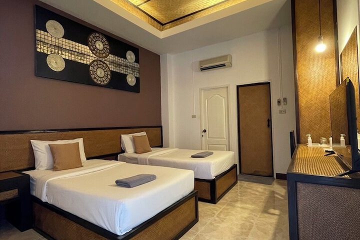 Room 30 of 76