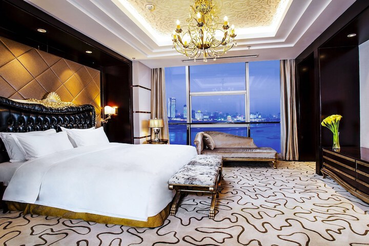 Room 30 of 117