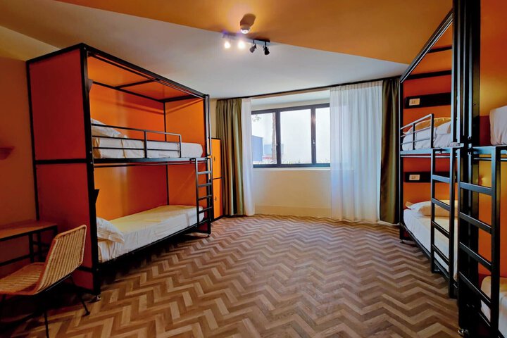 Room 11 of 39