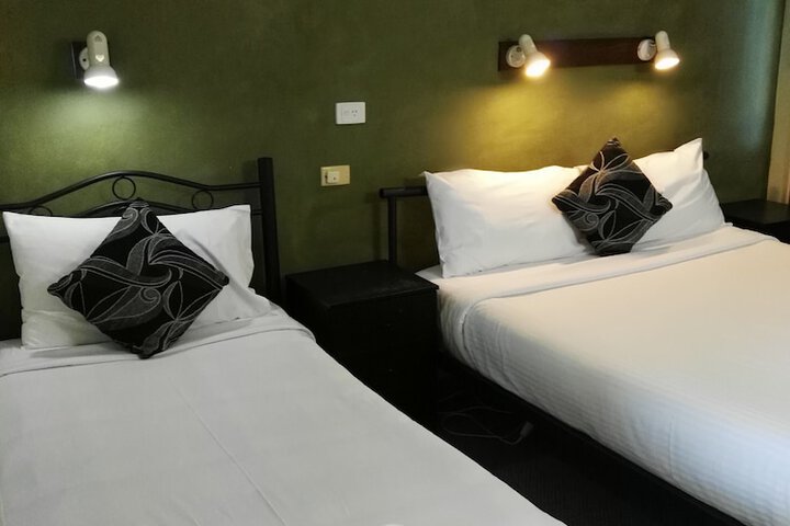 Room 8 of 31