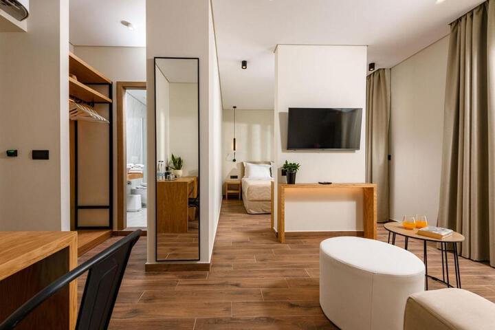 Mary Hotel