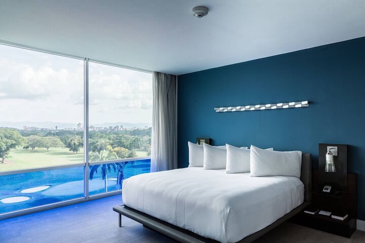 Room 16 of 108