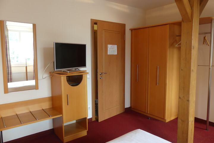 Room 32 of 55