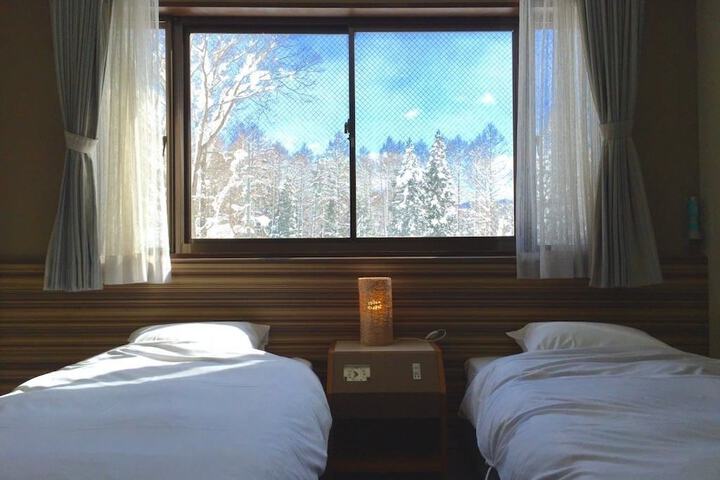 Room 12 of 21