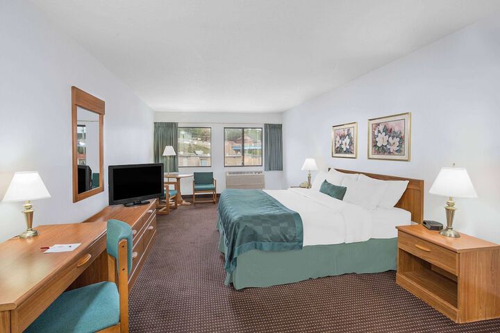 Room 4 of 37