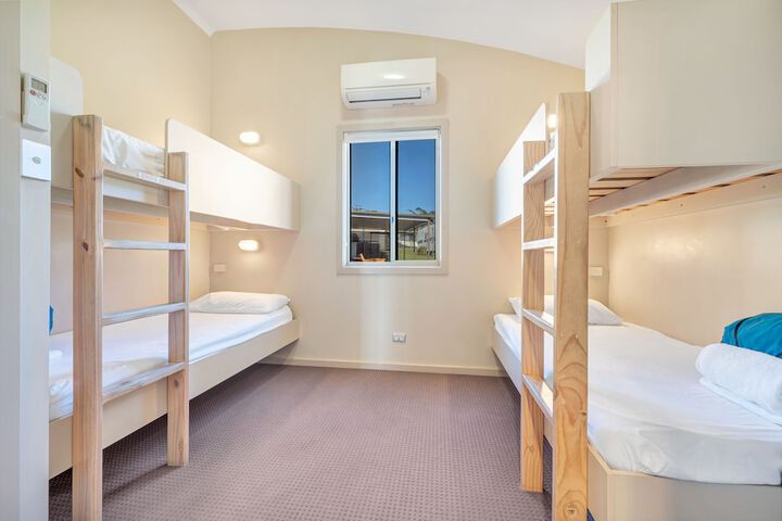 Room 9 of 176