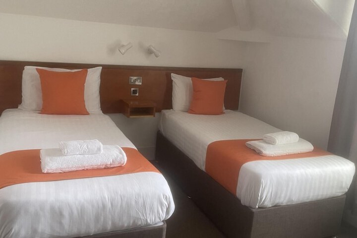 Room 16 of 49