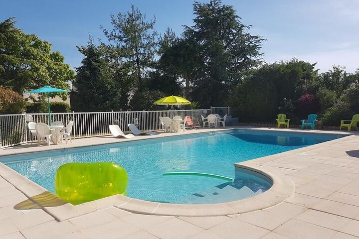 Pool 15 of 40