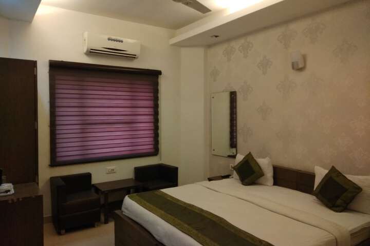 Room 8 of 21
