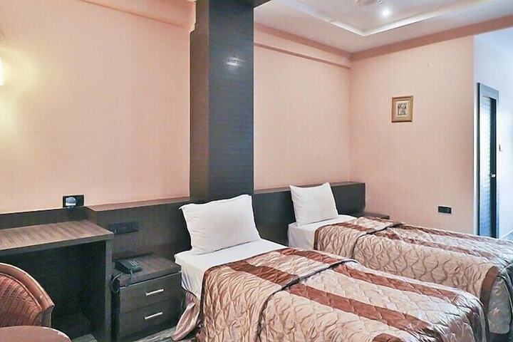 Room 4 of 15