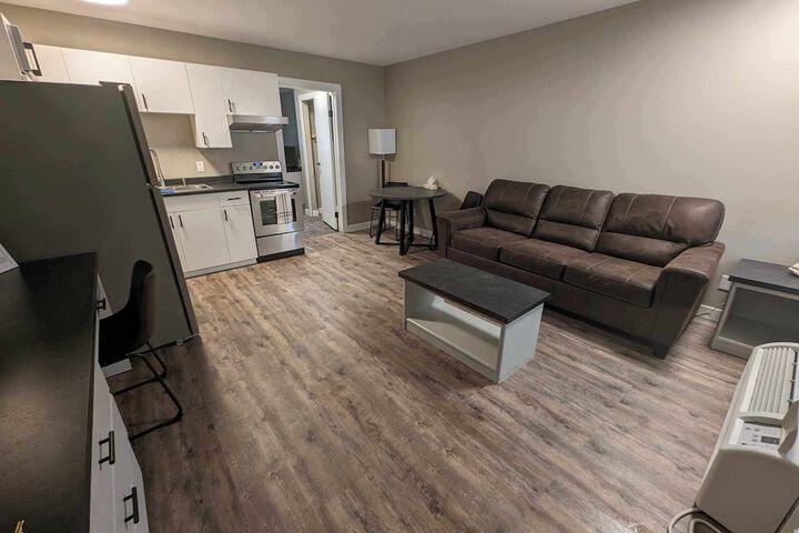 Room 9 of 32