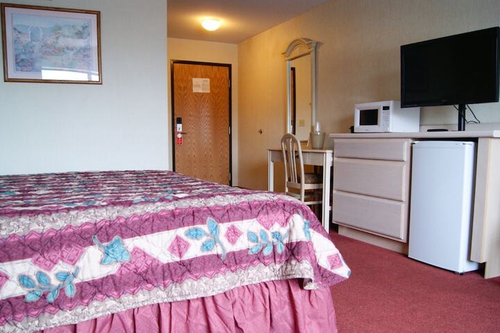 Standard | King Bed (4 of 9)