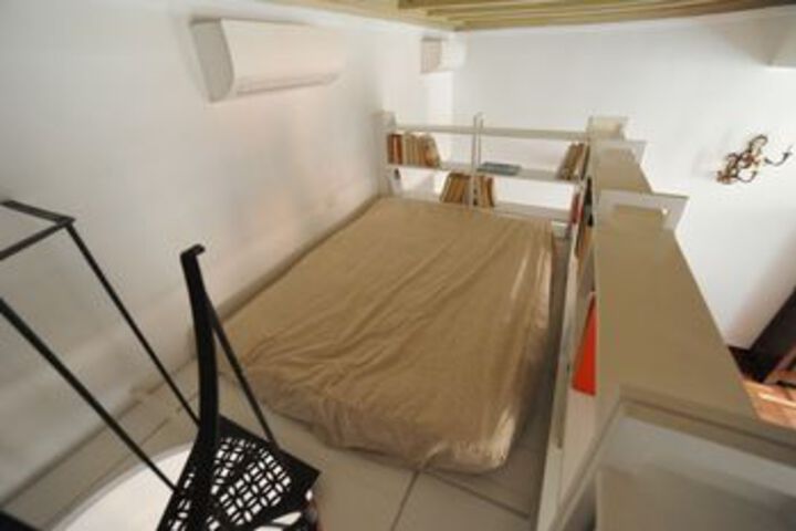Room 9 of 36