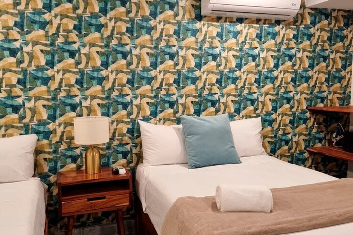 Room 32 of 53