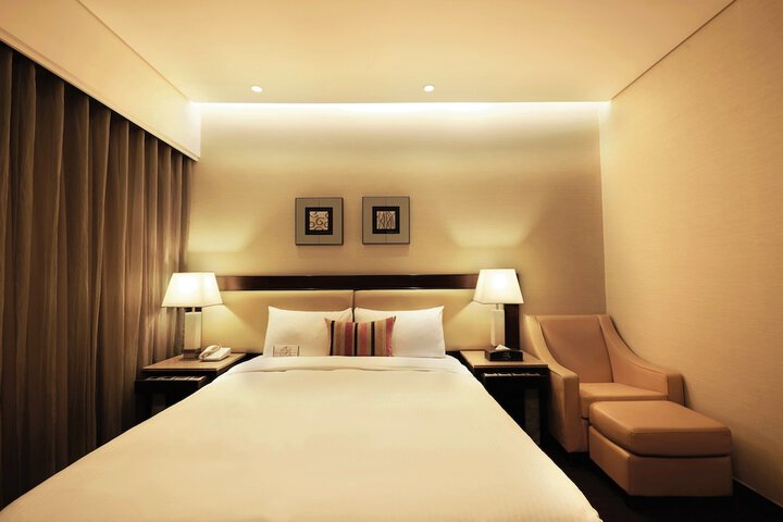 Room 21 of 52