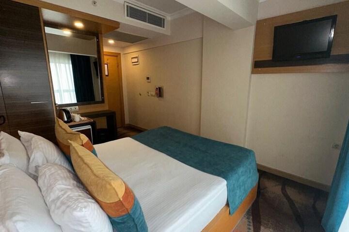 Room 19 of 65
