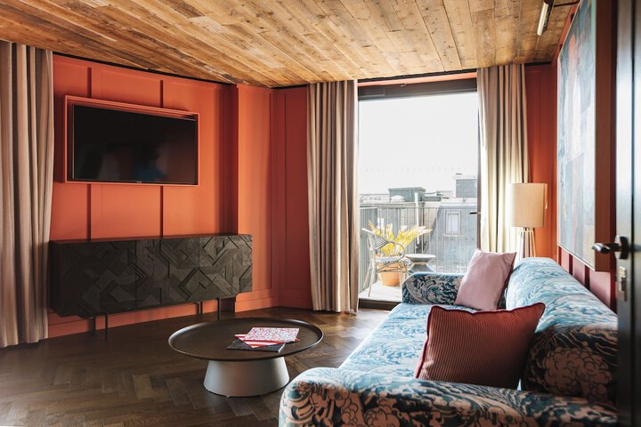 Room 34 of 66