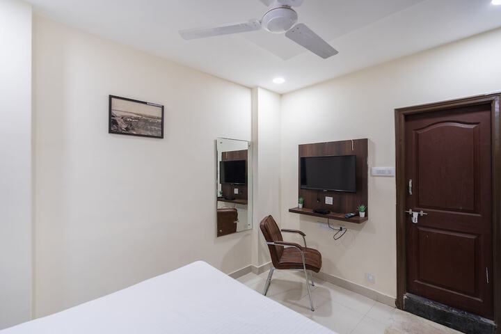 Room 5 of 22