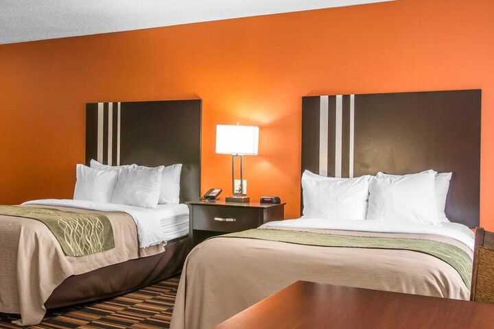 2 Double Beds (3 of 8)