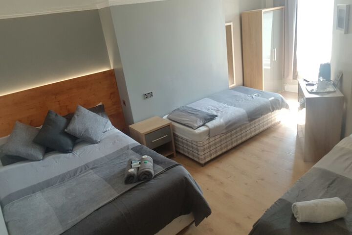 Room 9 of 15
