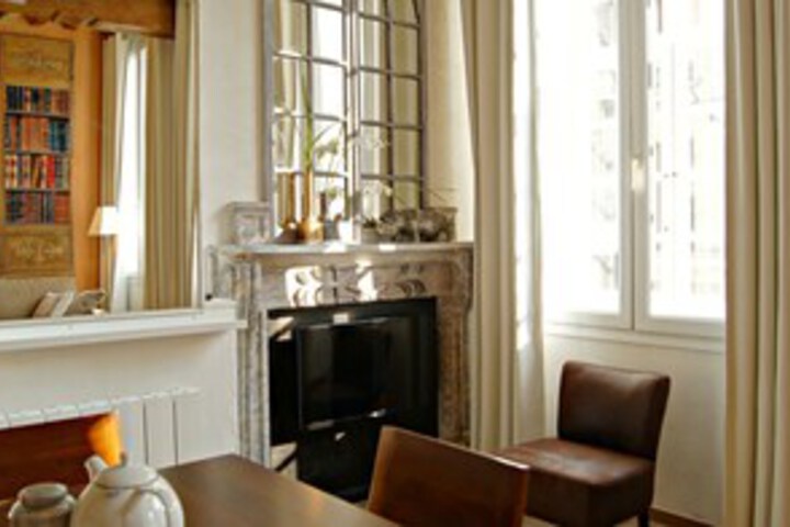 Room 9 of 15