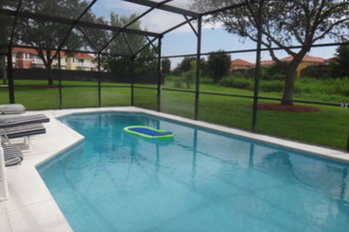 Pool 193 of 268