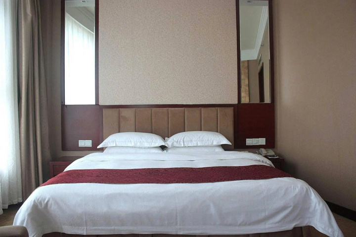 Room 3 of 26
