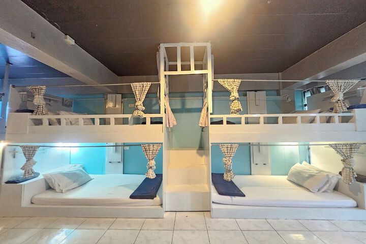 Room 62 of 94