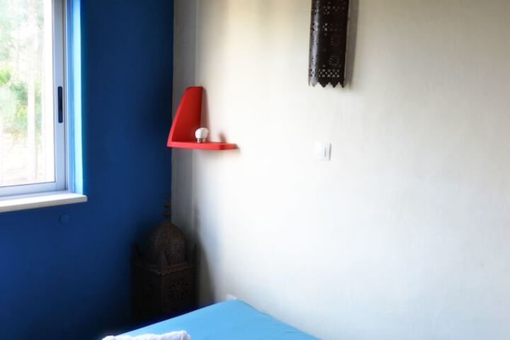 Room 7 of 65