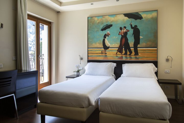 Room 17 of 49