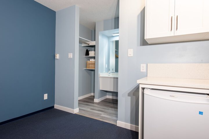 Room 6 of 71