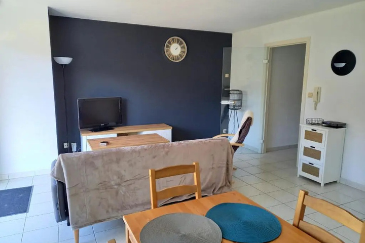 Room 2 of 12