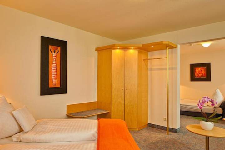 Room 25 of 63