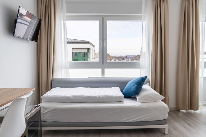 Room 11 of 23