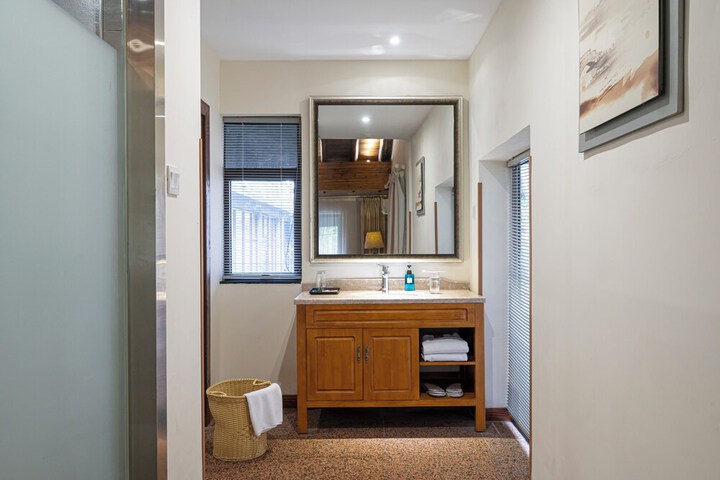 Room 112 of 161