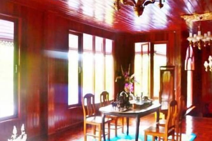 Ballroom/Hall 54 of 82