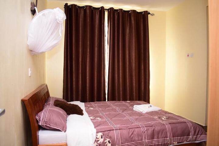 Room 5 of 16