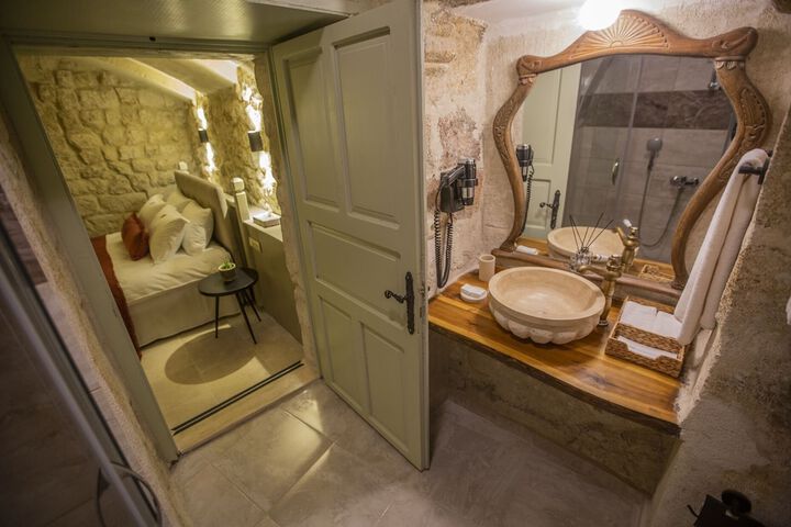 Room 48 of 57
