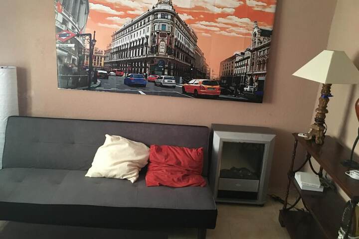 Room 13 of 20