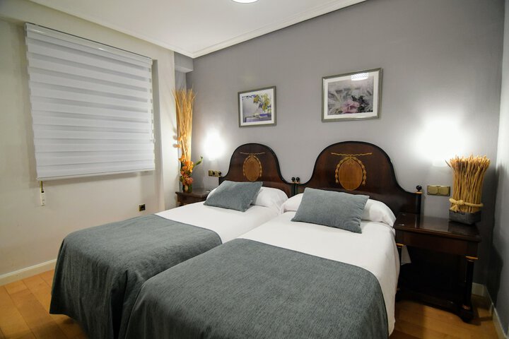 Room 14 of 80