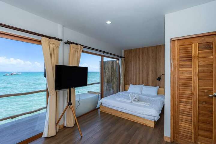 Room 8 of 40