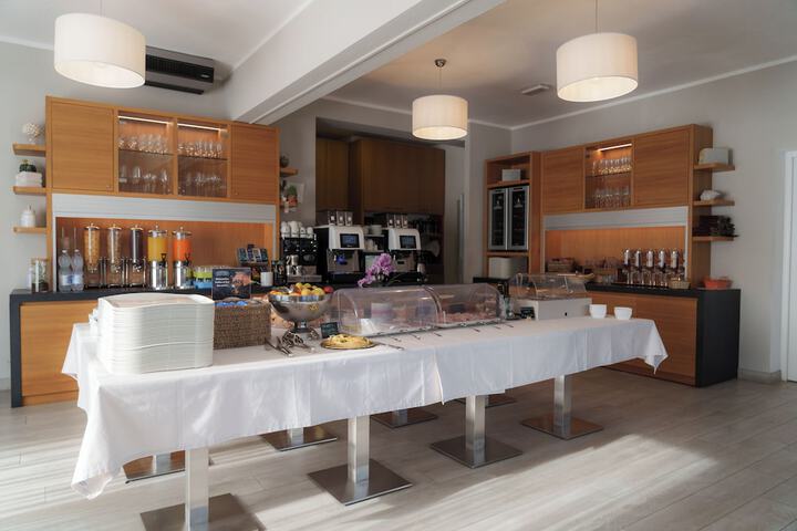Breakfast/Coffee Service 33 of 56