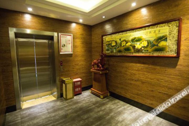 Hotel Interior 11 of 24